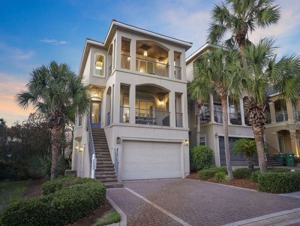 Four Bedroom Luxury Rentals in Destin Sleeps 14