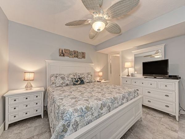 Longboat Key Beautifully Updated Two Bedroom Beachfront Condominium