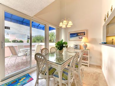 Dining Area with Seating for Six Dining Area with Seating for Six
