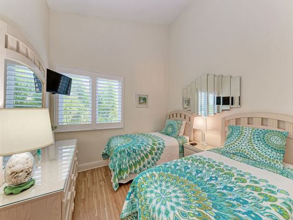 Longboat Key Beachfront Vacation Condo with Ocean Views
