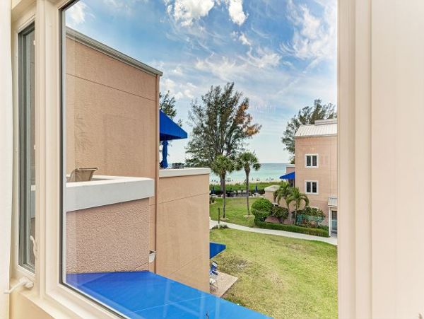 Longboat Key Beachfront Vacation Condo with Ocean Views