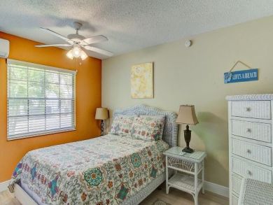 Siesta Key One Bedroom Vacation Rental Sleeps 4 - Pool