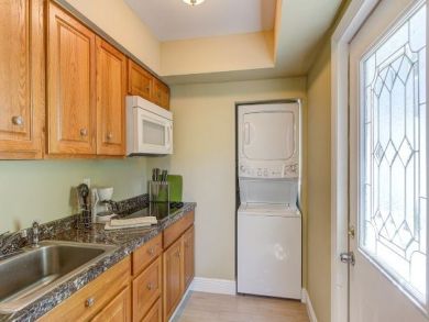 Siesta Key One Bedroom Vacation Rental Sleeps 4 - Pool
