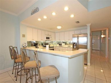 Kitchen with serving bar