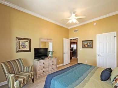 Master bedroom - King bed