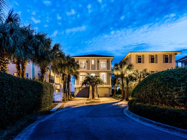 Stunning Five Bedroom Destin Beach Rental Sleeps 20