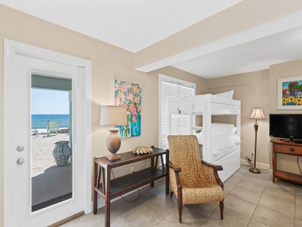 Stunning Five Bedroom Destin Beach Rental Sleeps 20