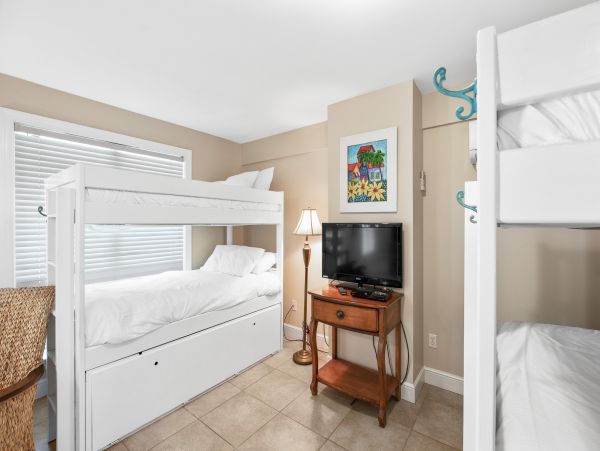 Stunning Five Bedroom Destin Beach Rental Sleeps 20