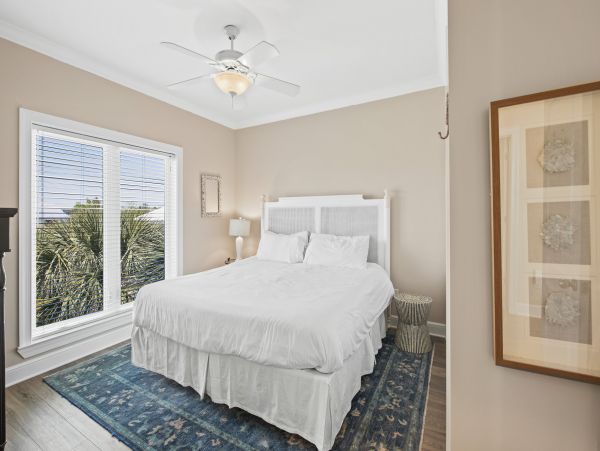 Stunning Five Bedroom Destin Beach Rental Sleeps 20