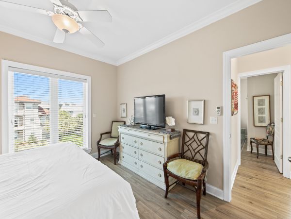 Stunning Five Bedroom Destin Beach Rental Sleeps 20