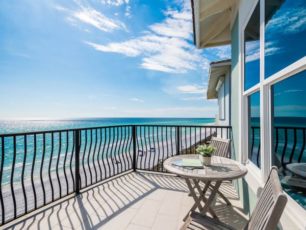 Stunning Five Bedroom Destin Beach Rental Sleeps 20