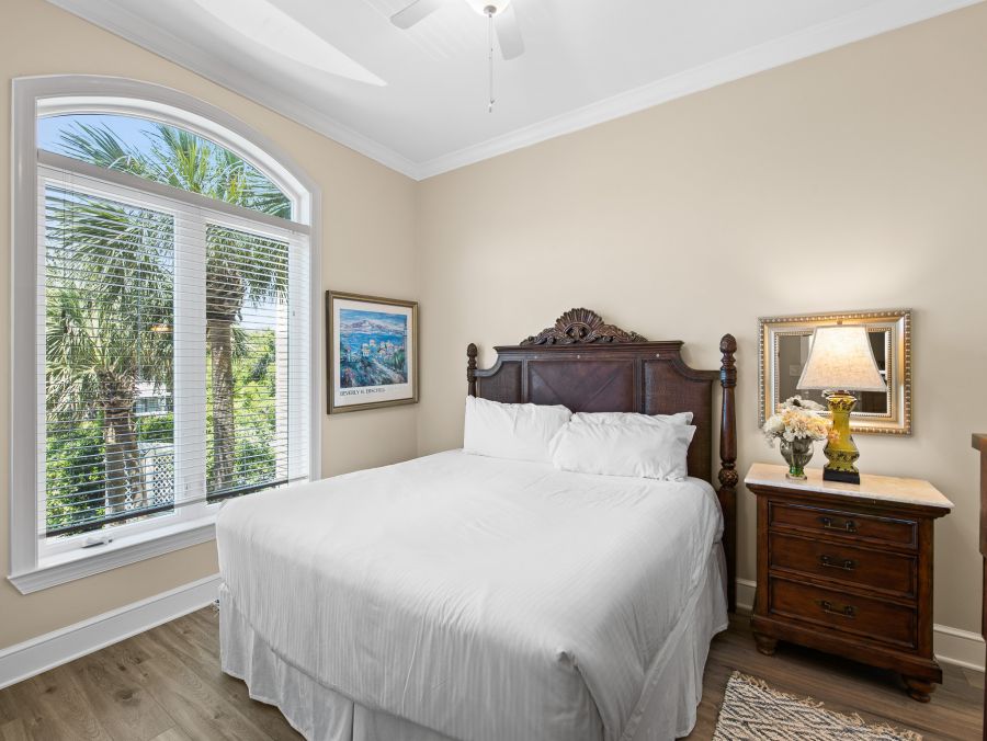 Stunning Five Bedroom Destin Beach Rental Sleeps 20