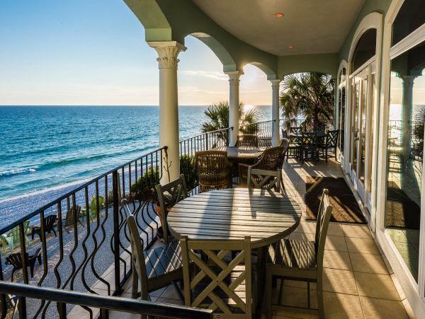 Stunning Five Bedroom Destin Beach Rental Sleeps 20