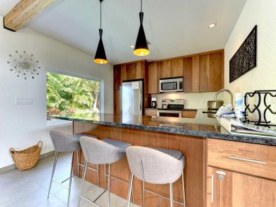 Breakfast Bar with Seating