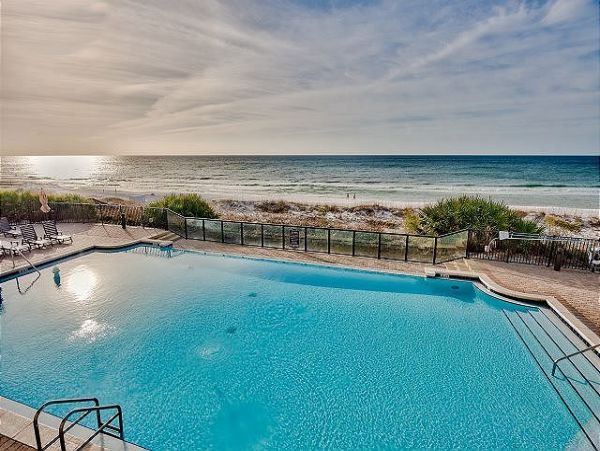 Stunning Four Bedroom vacation Home Beach front NEW ARRIVAL