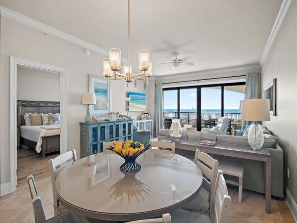 Stunning Four Bedroom vacation Home Beach front NEW ARRIVAL