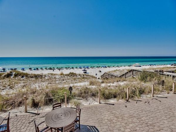 Stunning Four Bedroom vacation Home Beach front NEW ARRIVAL