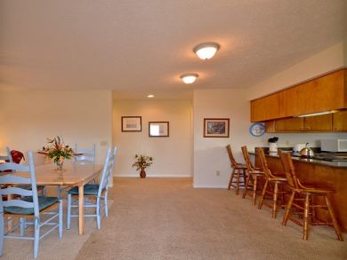 Open kitchen & dining area