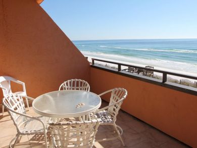 Balcony with outdoor furniture