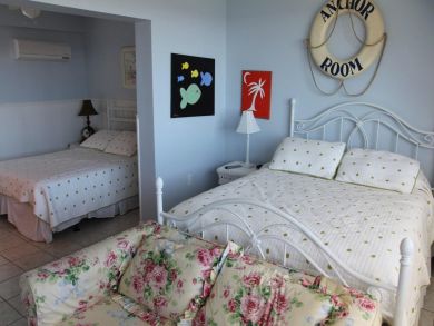 Bedroom 3 with queen beds