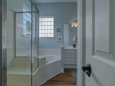 Destin 4 Bedroom Family Vacation Home with Pool Sleeps 18