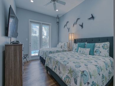 Destin 4 Bedroom Family Vacation Home with Pool Sleeps 18