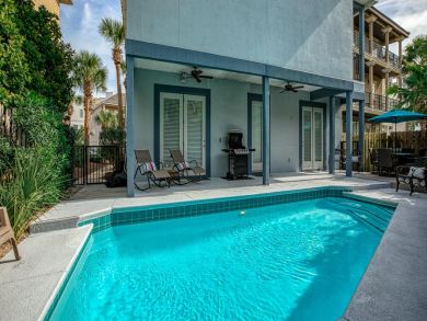 Destin 4 Bedroom Family Vacation Home with Pool Sleeps 18