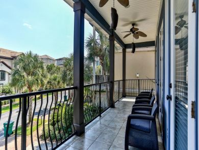 Destin 4 Bedroom Family Vacation Home with Pool Sleeps 18