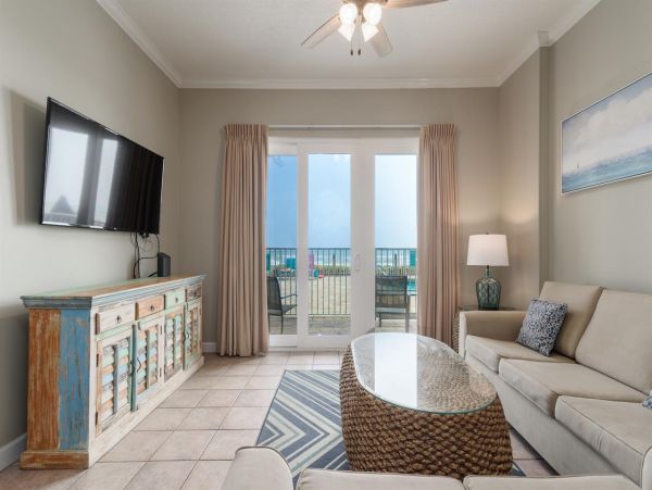 Beautiful Three Bedroom Vacation Rental Located on Beach Sleeps 10