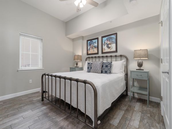 Beautiful Three Bedroom Vacation Rental Located on Beach Sleeps 10