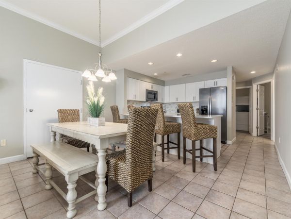 Beautiful Three Bedroom Vacation Rental Located on Beach Sleeps 10