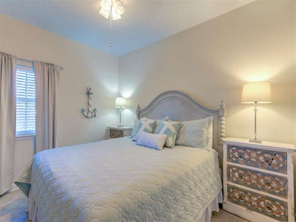 Luxury Beach Front Destin Rental Sleeps 8 Guests