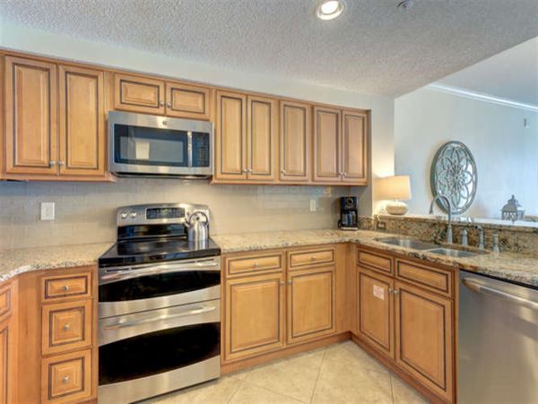 Luxury Beach Front Destin Rental Sleeps 8 Guests