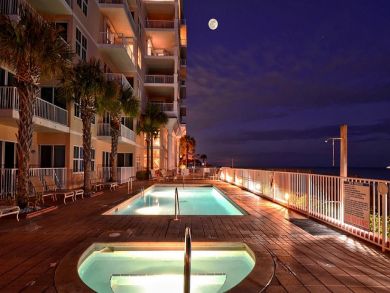 Community pool & hot tub