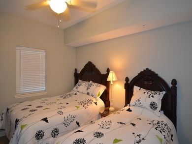 Bedroom 3 with queen & twin beds