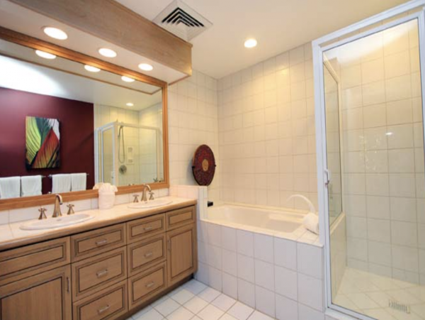 Luxury Two Bedroom Condo Walk to Beach Sleeps Six Guests
