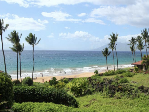 Luxury Two Bedroom Condo Walk to Beach Sleeps Six Guests