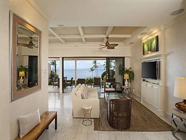 Luxury Two Bedroom Condo Walk to Beach Sleeps Six Guests