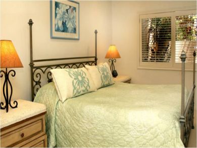 Master bedroom with king bed Master bedroom with king bed