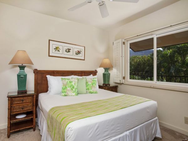 Maui Beachfront Vacation Rental - Wailea Oceanfront Condo