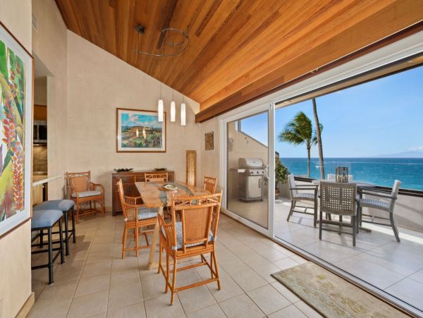 Maui Beachfront Vacation Rental - Wailea Oceanfront Condo