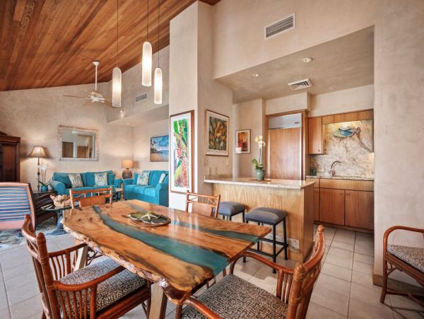 Maui Beachfront Vacation Rental - Wailea Oceanfront Condo