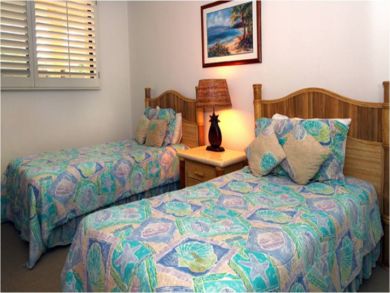 Bedroom 2 with twin beds