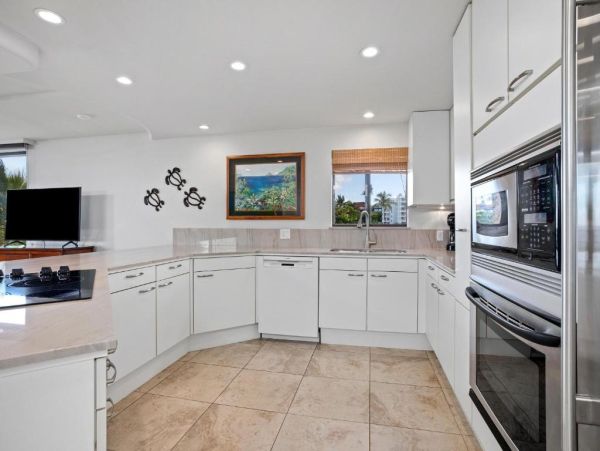 Wailea Oceanfront Condo Rental - Maui Beach Vacation Accommodation