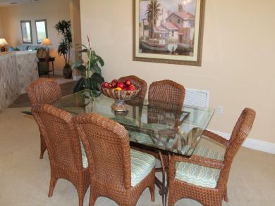 Dining area seats six Dining area seats six
