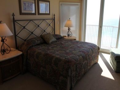Master bedroom with king bed Master bedroom with king bed