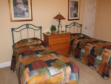 Bedroom 3 with twin beds Bedroom 3 with twin beds