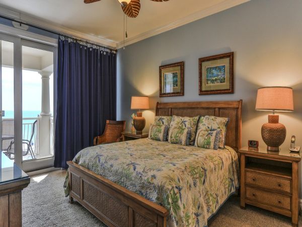 Luxury Miramar Beach Vacation Accommodation on Beach