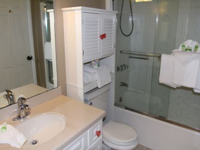 A Great Rental on The Beach Wow Great Rates Beach 50 yards !