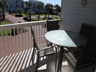 A Great Rental on The Beach Wow Great Rates Beach 50 yards !